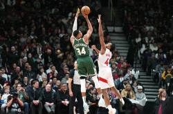 开云体育官网-雄鹿客场胜马刺,实力得到认可