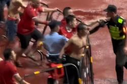 开云体育入口-中国足球冠军联赛俱乐部内部纷争，主帅风波的简单介绍