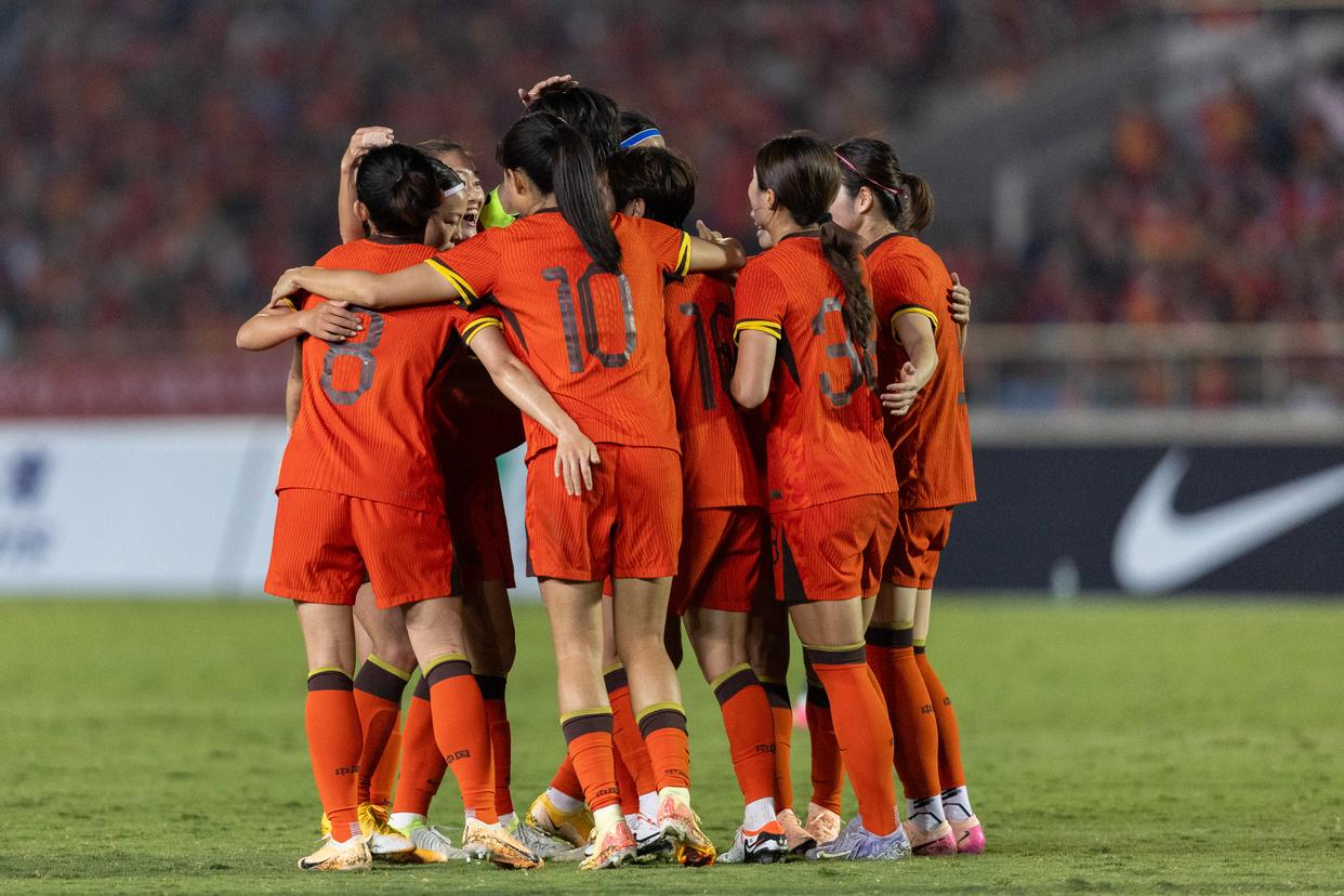 国际女子足球赛事中，中国队再次获得好成绩