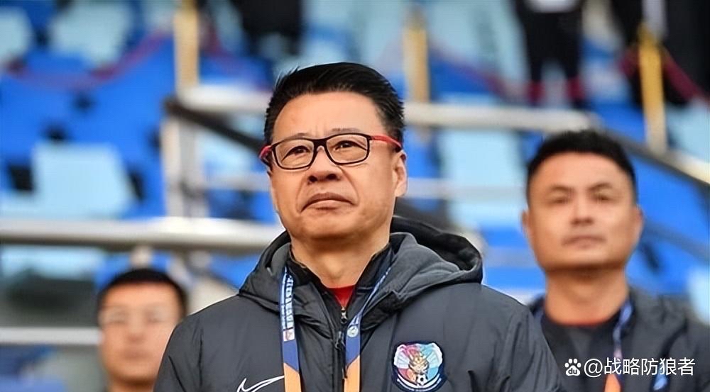 包含国内顶尖球队在当下联赛中全力争霛夺冠的词条