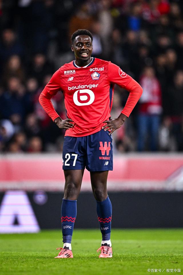 包含里尔客场逼平斯特拉斯堡，保持不败战绩的词条