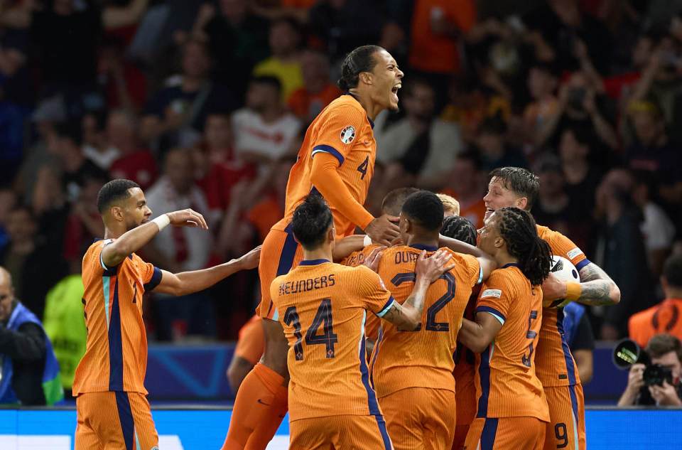 荷兰足球队再次晋级