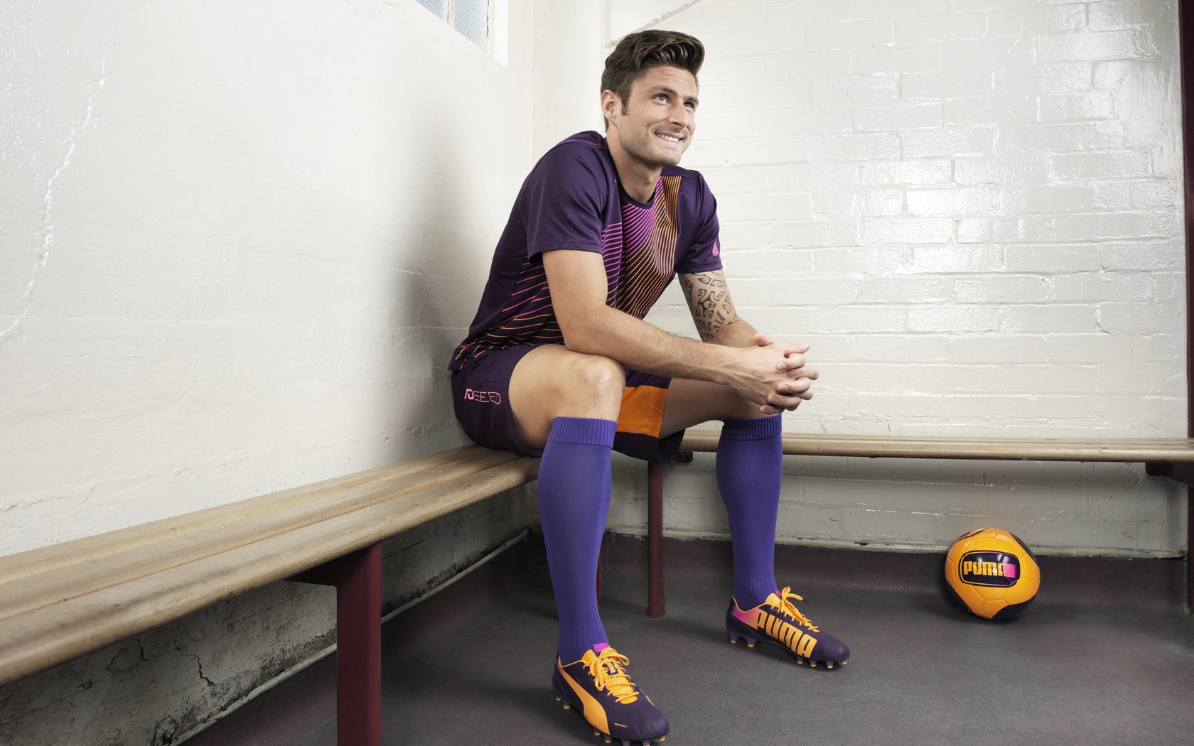 从冰球到绿茵,加拿大式强势如何跨越运动边界—斯通斯在德甲争冠战的接管艺术