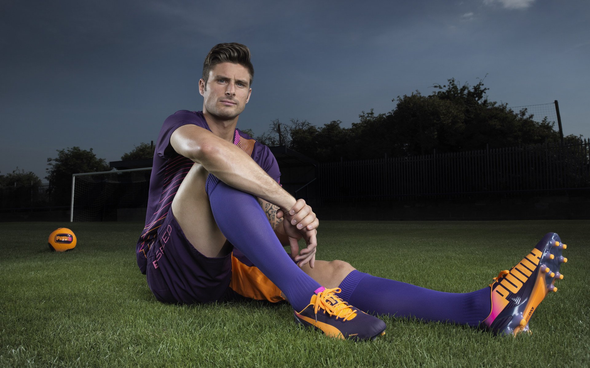 绿茵场上的逆转与球台边的火焰,法国队绝境翻盘,王皓状态炽热如焰